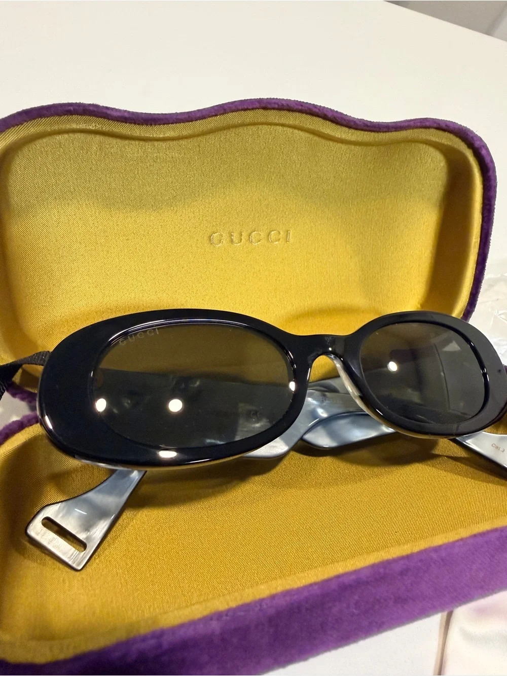 Gucci Black Oval Sunglasses Pearl Gray Arms Interlocking GG Brand New